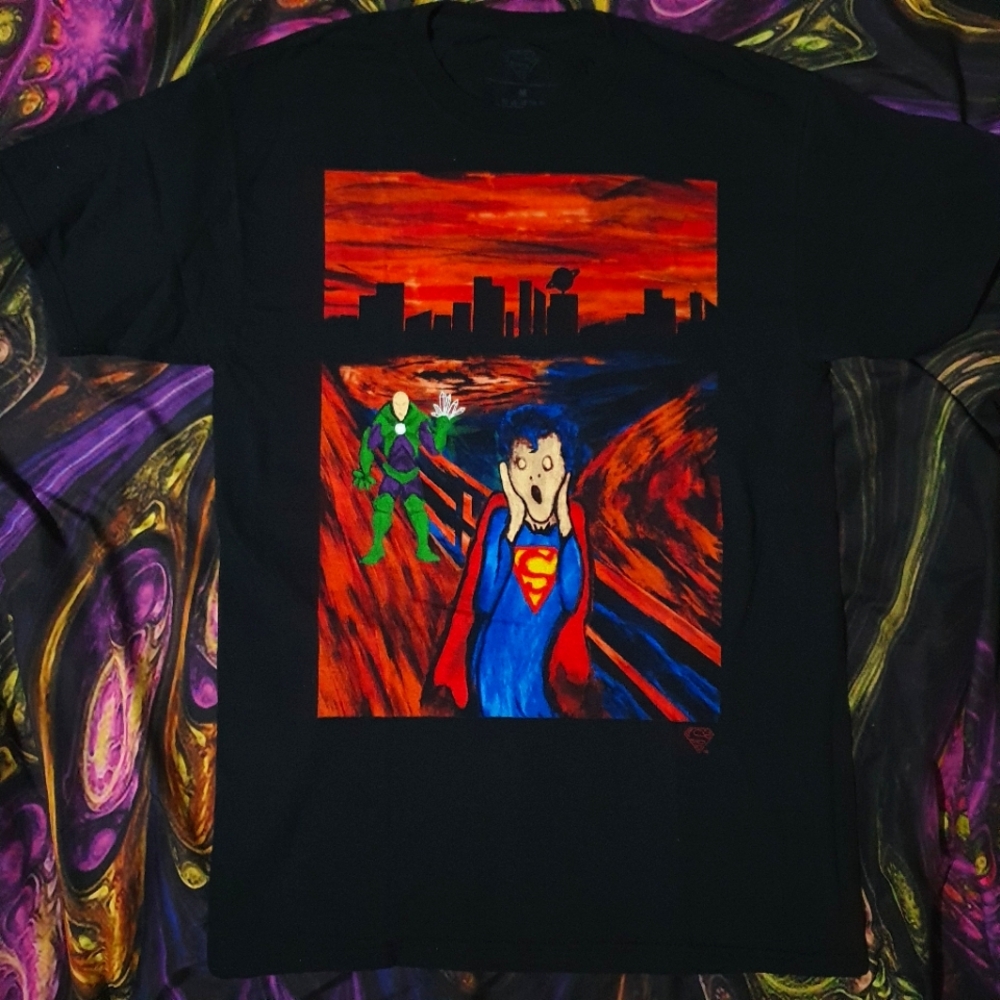 M -Superman "The Scream" Painted Art Graphic Shirt